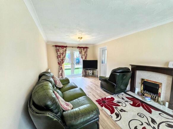 LIVING ROOM 1 (12)