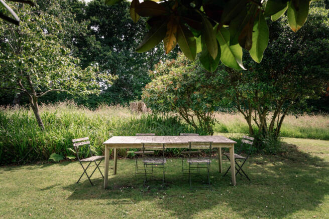 296412 - JAYS 2-3.jpg