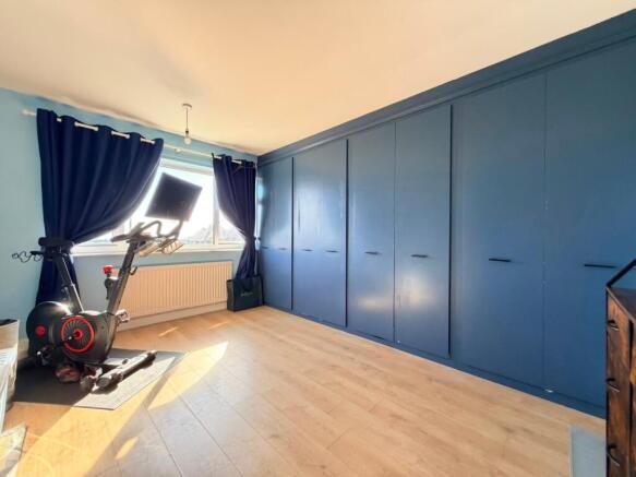 4 bed Semi-Detached for sale Image 7