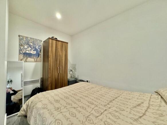 1 bed Apartment to rent Image 8
