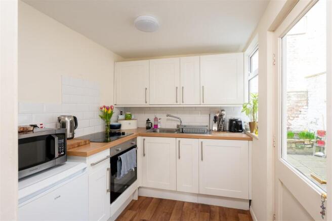 2 bed Terraced for sale Image 5