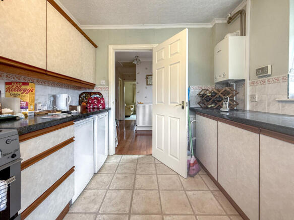 3 bed Semi-Detached Bungalow for sale Image 5