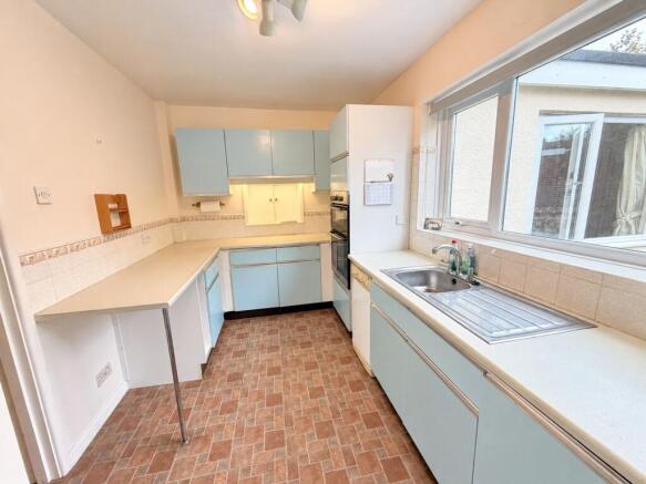 Whitears Way, Kingsteignton, TQ12 photo 4
