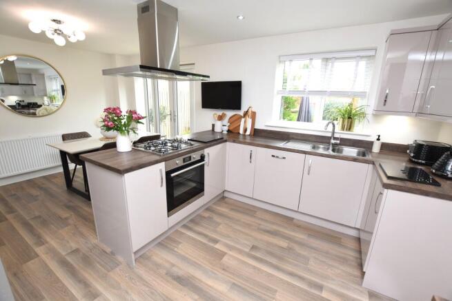 open plan kitchen/diner