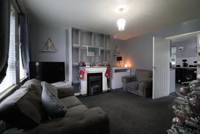 3 bed Semi-Detached for sale Image 3