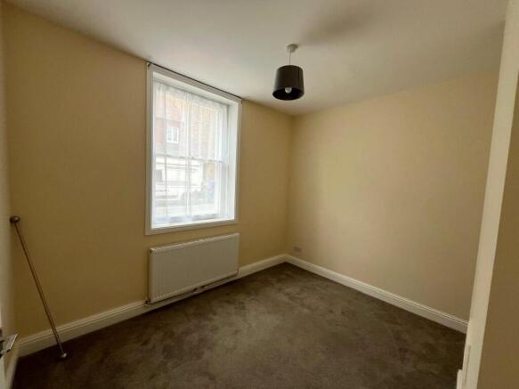2 bed House to rent Image 4