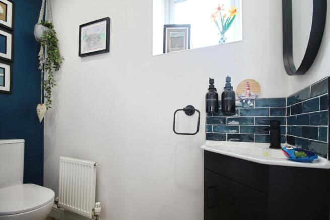 3 bed Semi-Detached for sale Image 9