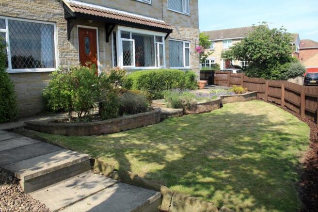 Front Garden Continu