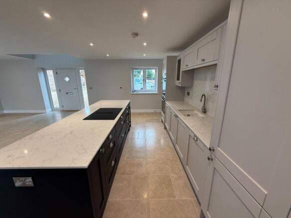 kitchen 2.jpg