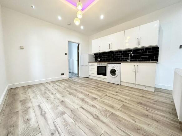 Lounge/Kitchen
