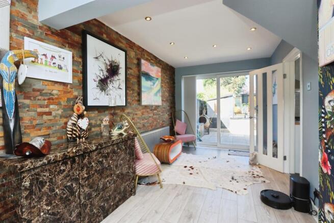 3 bed Semi-Detached for sale Image 7