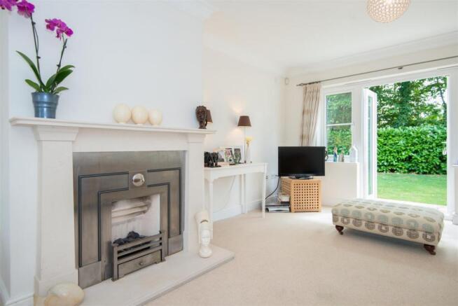 Sitting Room/Firepla