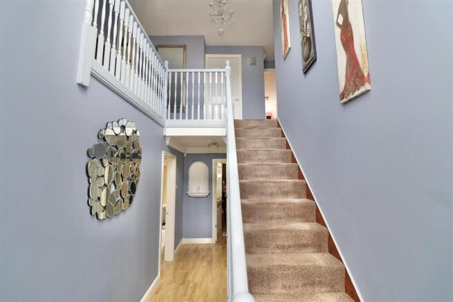 4 bed Detached for sale Image 10