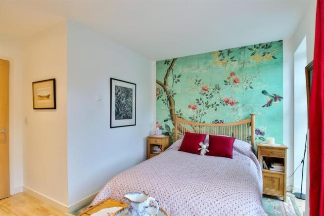 Bedroom 2 (2)