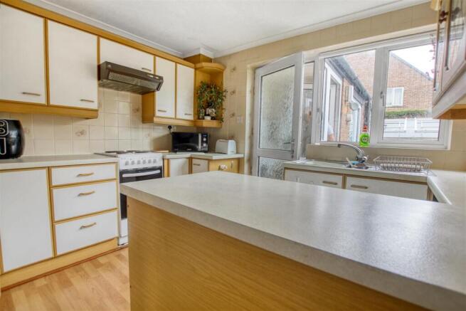 2 bed Semi-Detached for sale Image 7