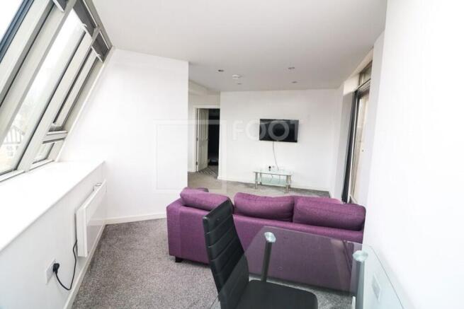 2 bed Apartment to rent Image 5