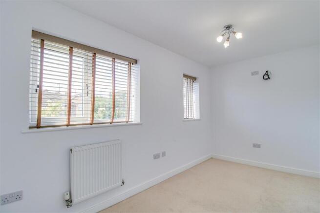 4 bed Detached for sale Image 5