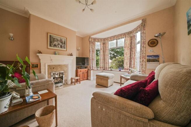 3 bed Semi-Detached for sale Image 2