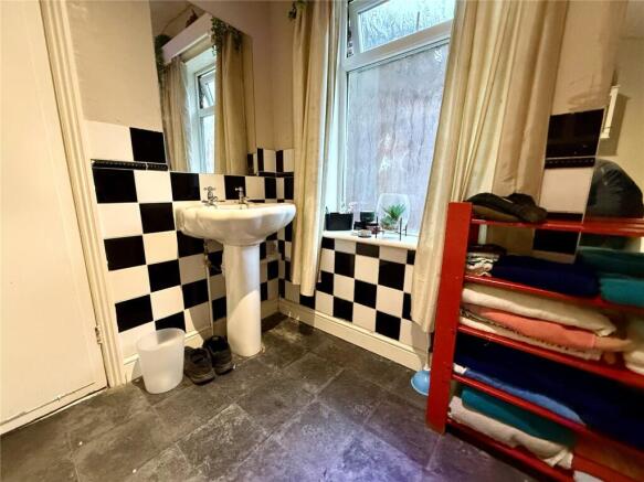 4 bed Terraced for sale Image 11