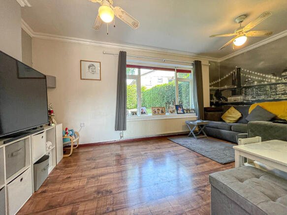 11 Rothesay Mead - Living room