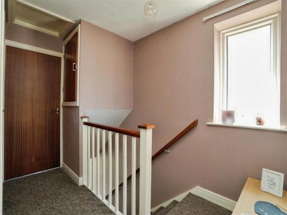 3 bed Detached to rent Image 8