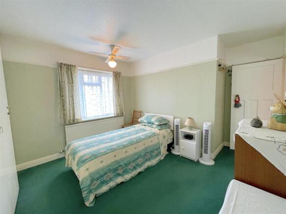 Bedroom 2 (3).jpeg