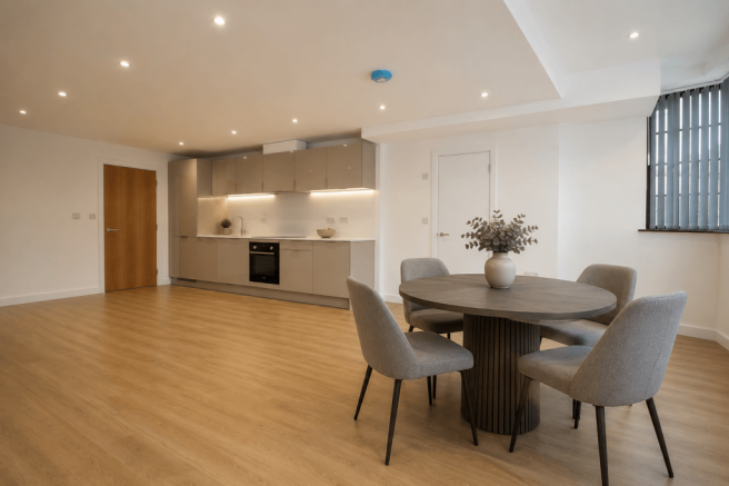 3 bedroom, 2 bathroom Flat to rent near Ealing Ho