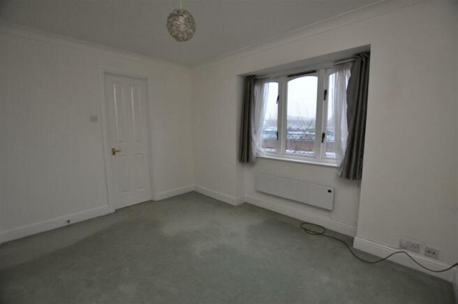 bedroom 1.JPG