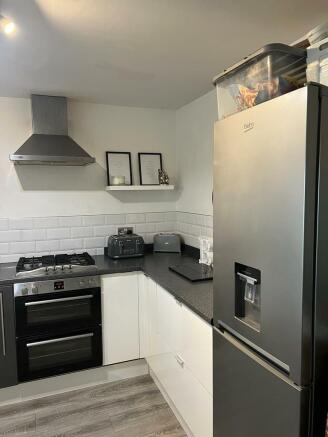 Kitchen 2.jpg