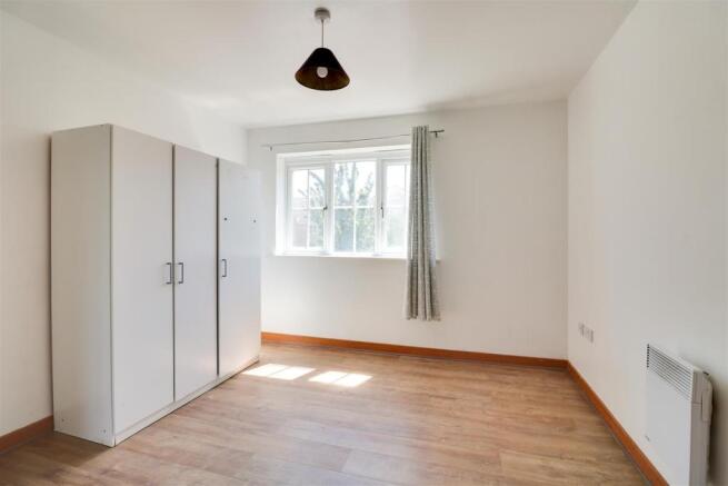 bedroom .jpg