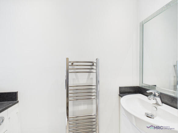 2 bed Semi-Detached to rent Image 12