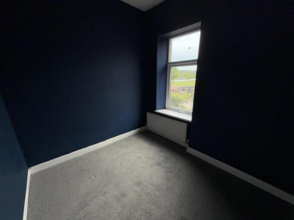 2 bed Terraced to rent Image 6
