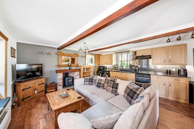 OPEN PLAN LIVING DINING.jpg