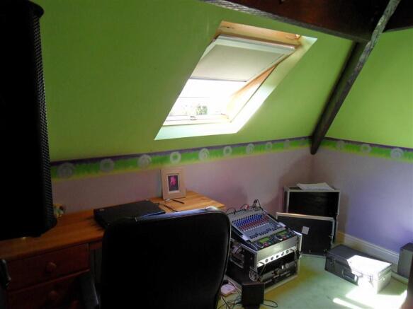 Photo 10