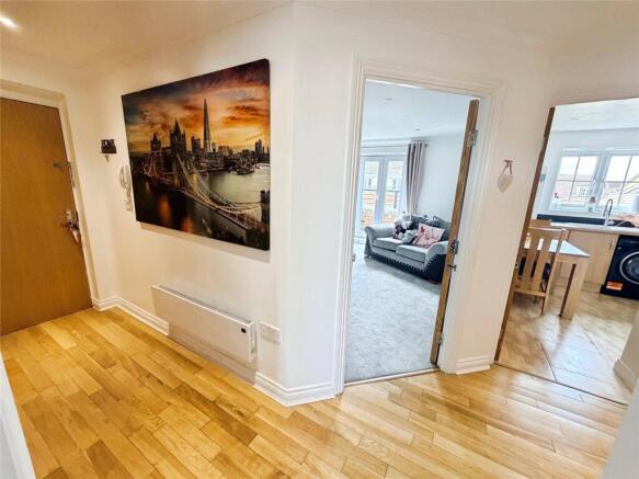2 bed Flat for sale Image 11