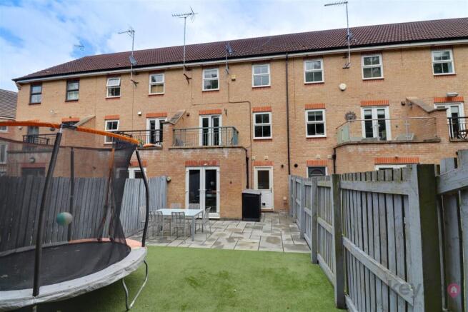 3 bed Terraced for sale Image 4