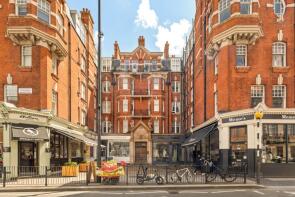 33, 629 King Edward Mansions, Fulham Road, London SW6 5UH