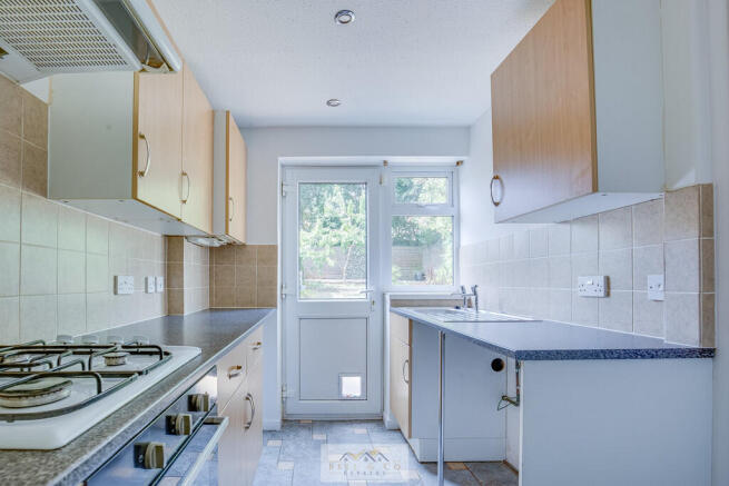 3 bed Semi-Detached for sale Image 6