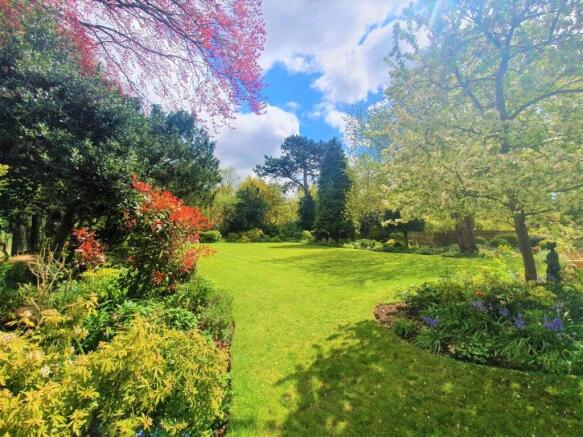 Victoria Court, Davenport Road - Communal Gardens