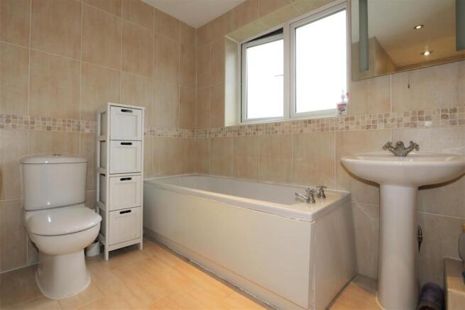 FAMILY FOUR-PIECE BATHROOM