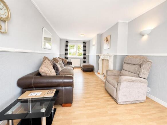 lounge/dining room
