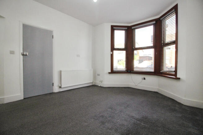 Lounge 1.JPG