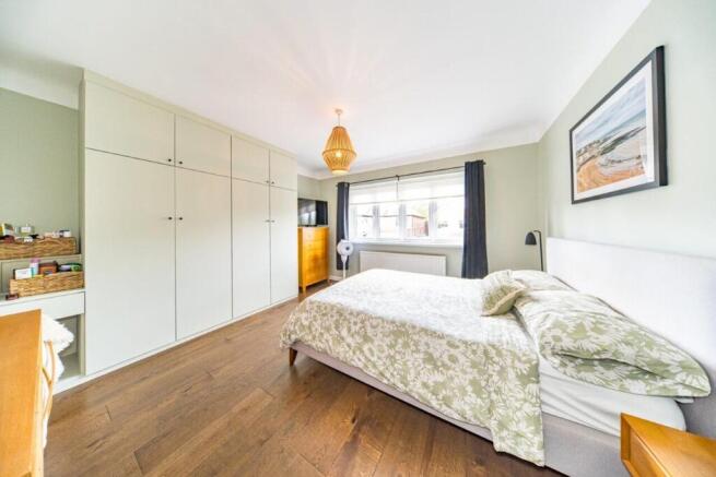 31 The Meadows bedroom 1.jpg