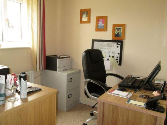 Bedroom 4 / Of...
