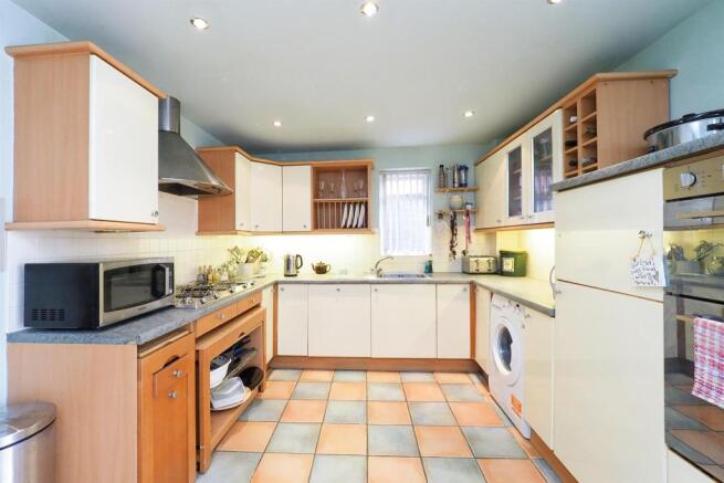 Fitted Kitchen: