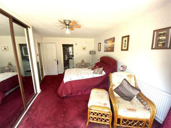 bed111.JPG