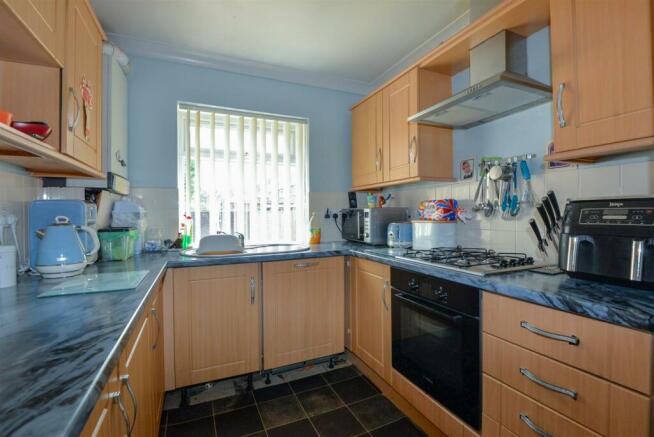 Kitchen 2.jpg