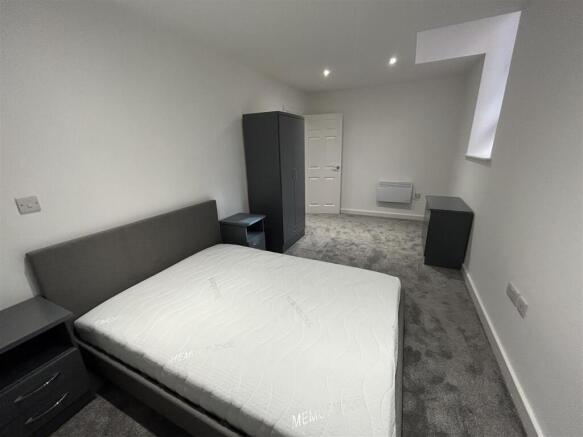 1 bed Apartment to rent Image 6