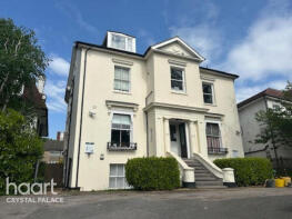 Flat 3, 297a, Whitehorse Lane, South Norwood, London SE25 6UG