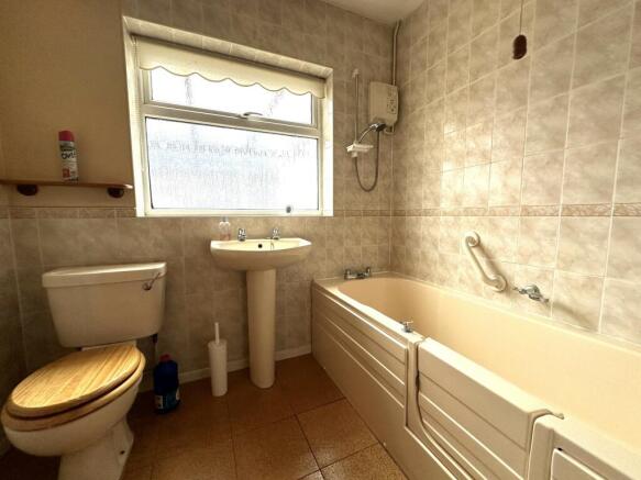 Bathroom.JPG